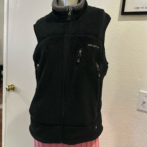 Patagonia vest size S - Picture 2 of 6